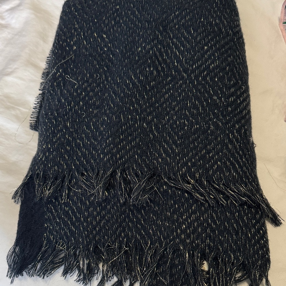 Shiraleah Navy and White Belle Scarf